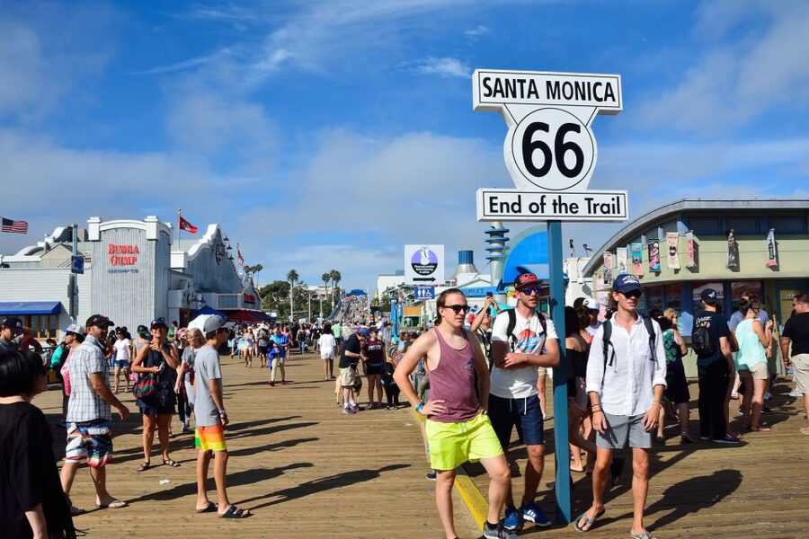 From Las Vegas: VIP Los Angeles/Hollywood Day Trip - The long ride from Las Vegas to California