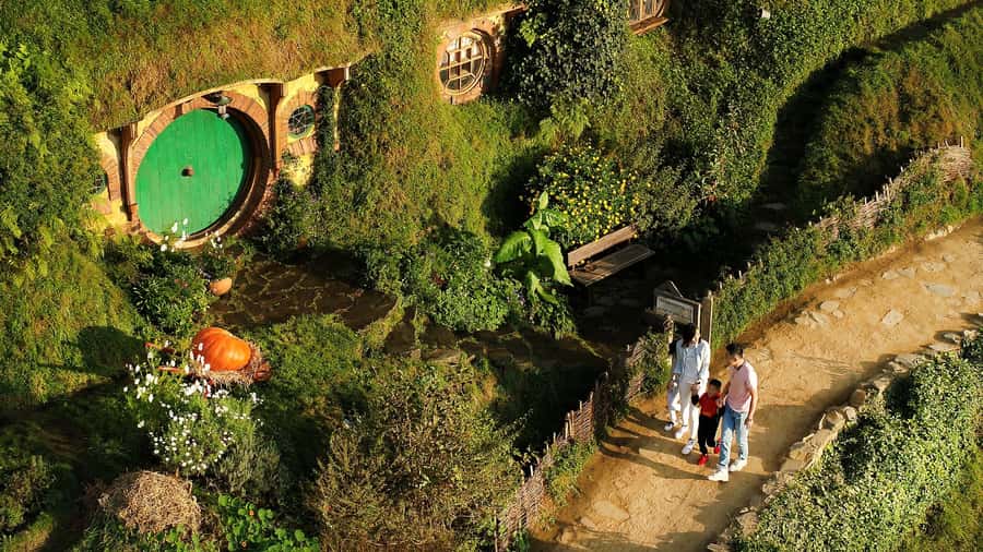 From Rotorua: Hobbiton Movie Set Tour with Festive Lunch - Walking the 12-Acre Movie Set