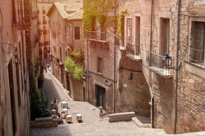 Game of Thrones: Medieval Girona Private Tour with Hotel pick-up - Roman walls and the Passeig de la Muralla