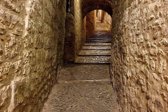 Game Of Thrones Walking Tour in Girona - Sant Pere de Galligans and the Romanesque finale