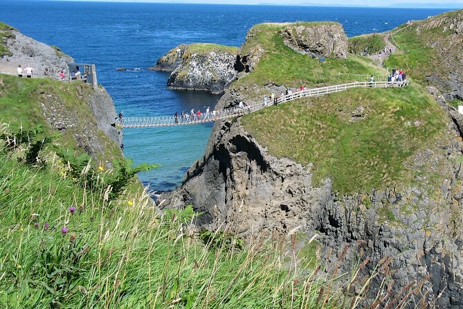 Giant's Causeway and Belfast City Murals Tour inc Game of Thrones Dark Hedges - Timing, transport, and cruise-port risk