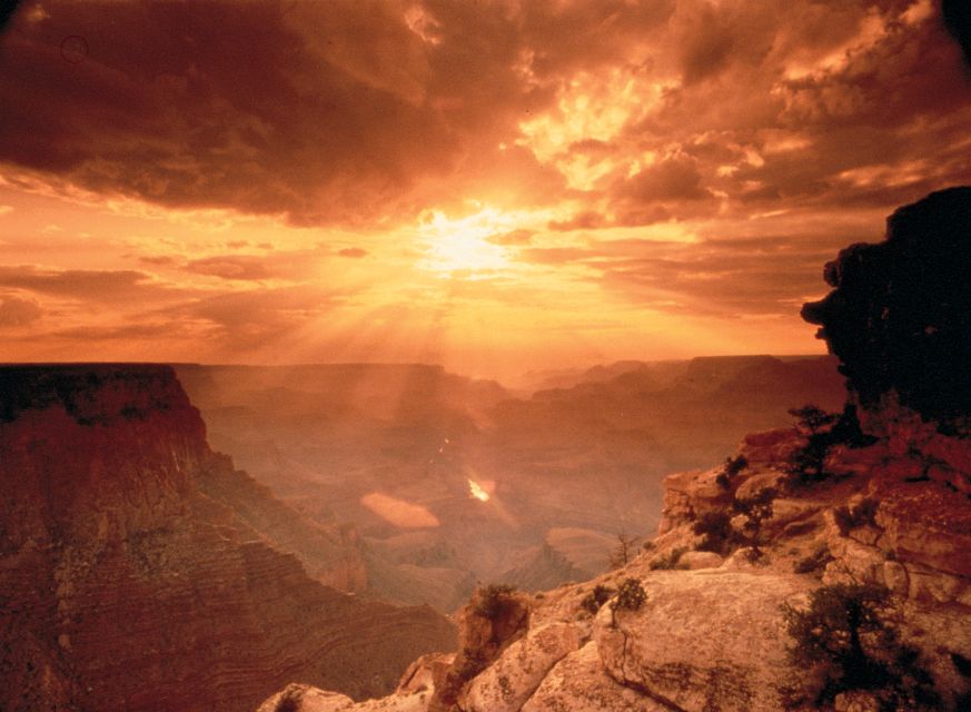 Grand Canyon: IMAX Movie Experience with Optional Lunch - Shopping and food at the visitor center