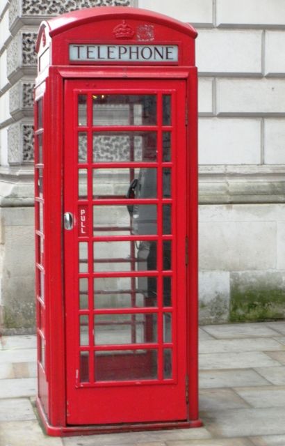Harry Potter film locations Tour in London - The Leaky Cauldron, Gringotts Bank, and wizarding London