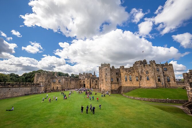 Harry Potter's Alnwick Castle and Scottish Borders Day Trip - Practical ways to make the day better