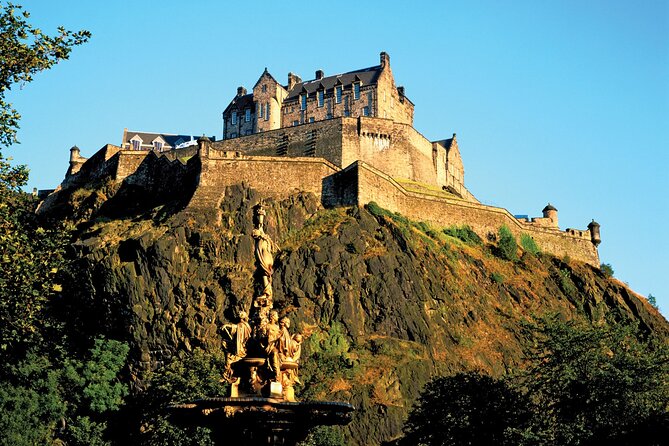 Harry Potter Tour & Edinburgh Castle Visit - Edinburgh Castle from the outside