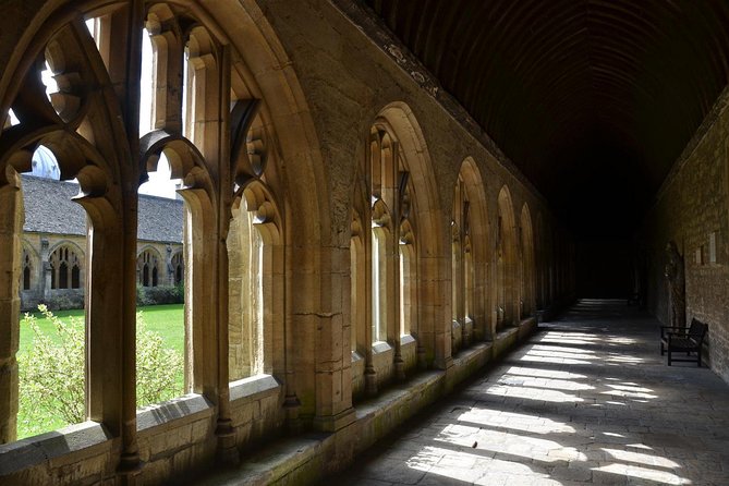 Harry Potter Walking Tour of Oxford Including New College - Blackwell’s and the bookish start