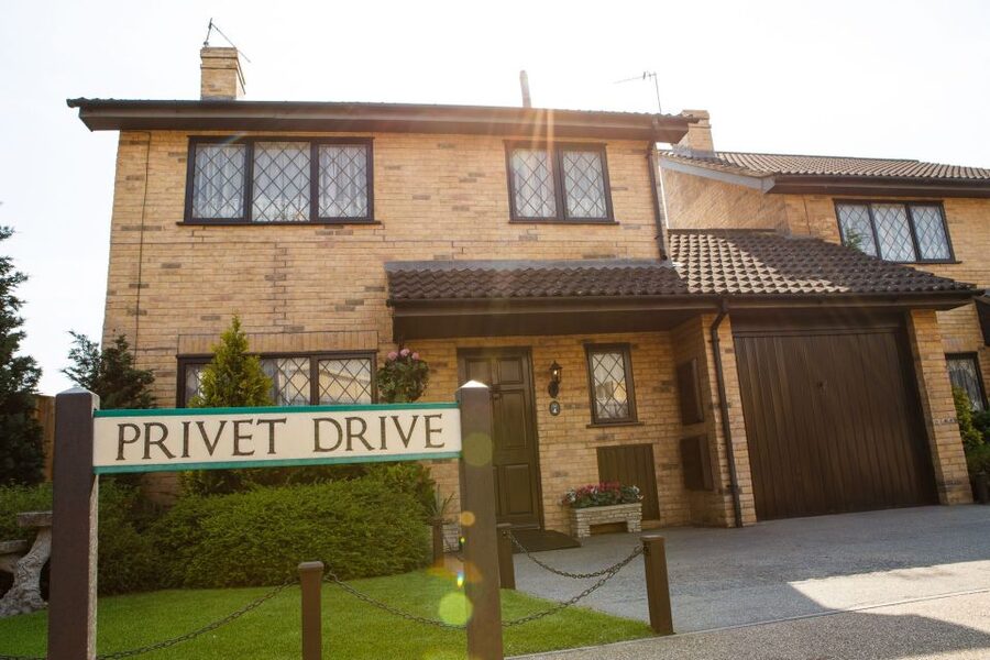 Harry Potter: Warner Bros. Studio Tour from King's Cross - Platform 9¾ and the Hogwarts Express