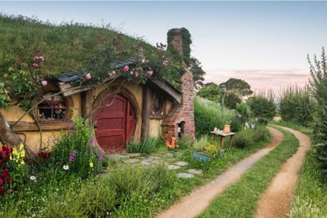 Hobbiton and Waitomo Caves Arrive in Comfort and Style - Who will enjoy this day most
