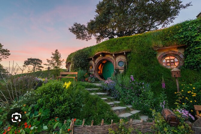 Hobbiton and Waitomo Caves Arrive in Comfort and Style - The glowworm grotto at Waitomo