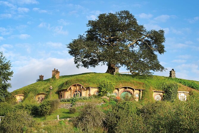 Hobbiton Day Tour from Rotorua with lunch at Hobbiton - Key details before you book