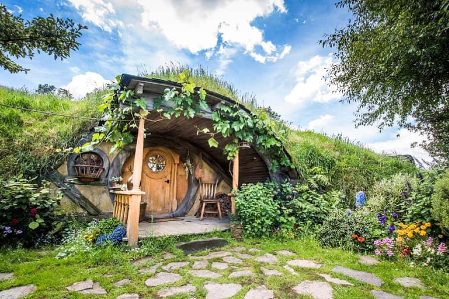 Hobbiton Movie Set & Rotorua Premium Day Tour from Auckland - Key points at a glance