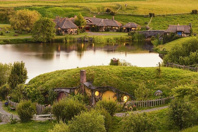 Hobbiton Movie Set Shore Excursion from Tauranga (6 Hours) - A drink at the Green Dragon Pub