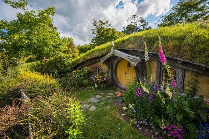 Hobbiton Movie Set Small Group Fully Guided Day Tour from Auckland - The value of $176.86 per person