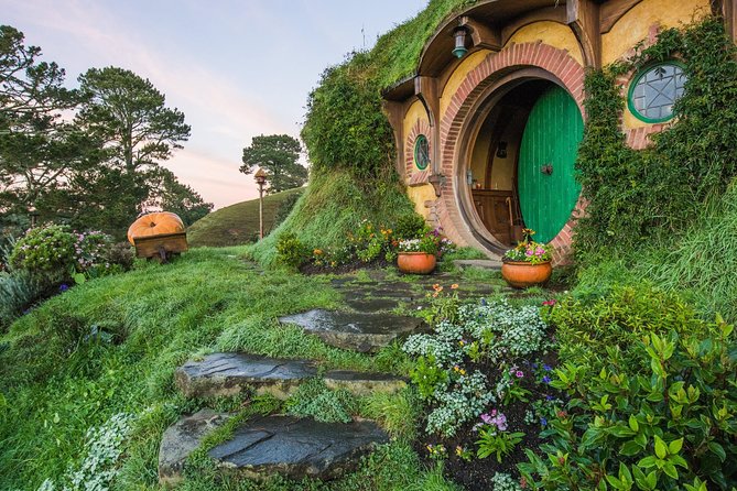 Hobbiton™ Movie Set Walking Tour from Shires Rest - Why Hobbiton feels more complete than a photo stop