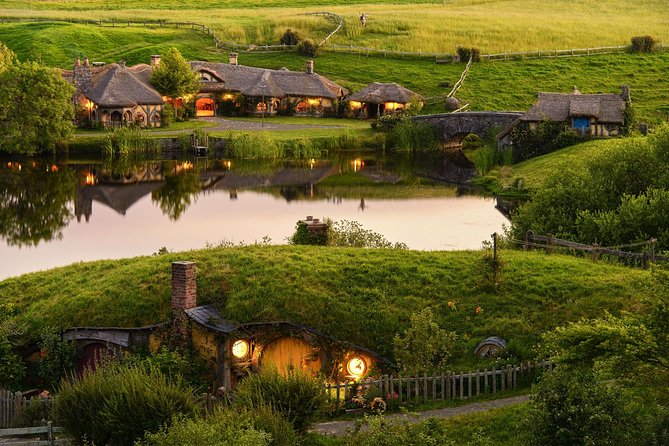 Hobbiton & Waitomo Caves Exclusive Luxury Day Tour From Auckland - Why this Auckland day trip works