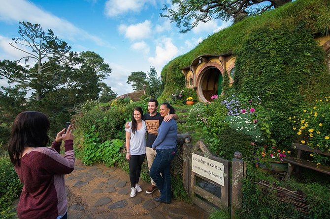 Hobbiton & Waitomo Caves Small Group Tour from Auckland inc Lunch - Waitomo Glowworm Caves: the quieter main attraction