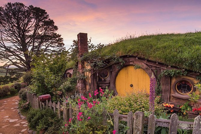 Hobbiton & Waitomo Caves Small Group Tour from Auckland inc Lunch - The return drive is part of the package