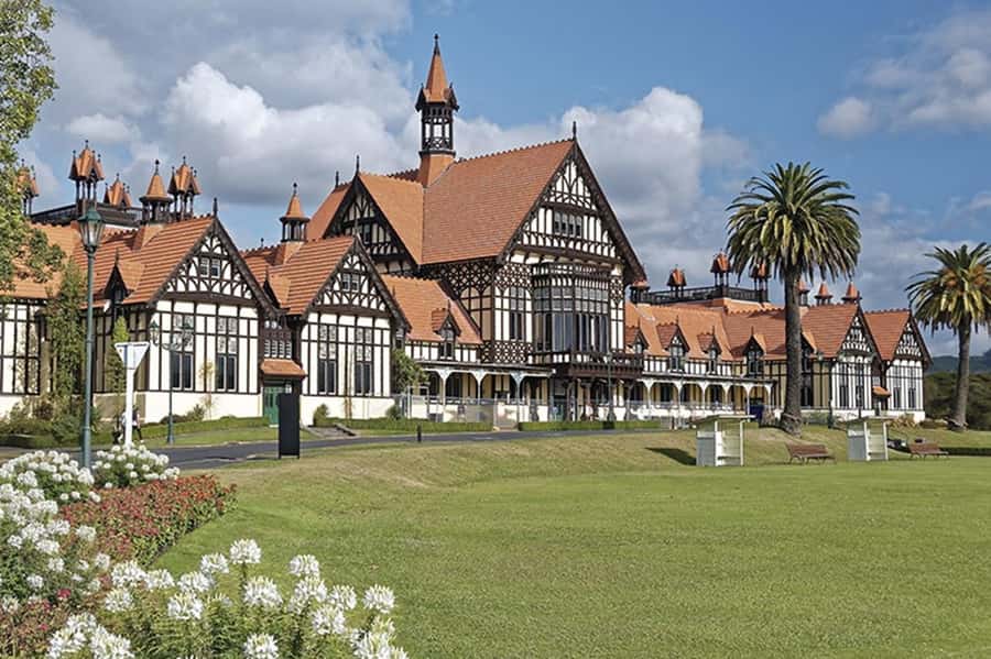Hobbiton, Waitomo, Rotorua & Taupo 2-Day Tour from Auckland - Hobbiton Movie Set, with time to enjoy the details