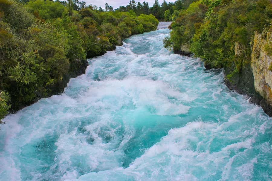 Hobbiton, Waitomo, Rotorua & Taupo 2-Day Tour from Auckland - Huka Falls and Lake Taupo
