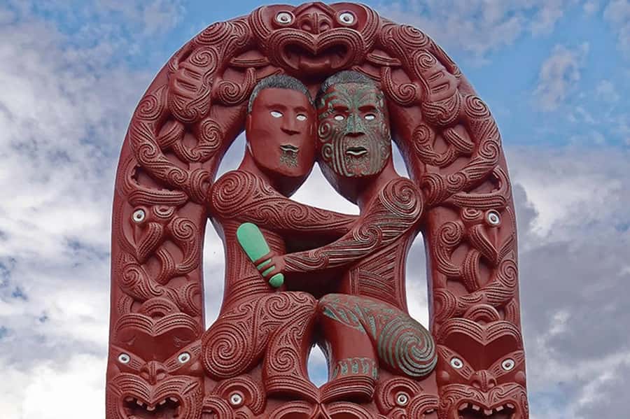 Hobbiton, Waitomo, Rotorua & Taupo 2-Day Tour from Auckland - The small-group minibus and guiding style