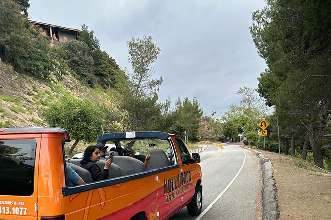 Hollywood and Beverly Hills Bus Tour - Mulholland Drive and the Hollywood Sign