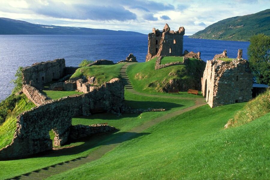 Inverness: Loch Ness Cruise, Castle, and Outlander Tour - Urquhart Castle and its lochside ruins