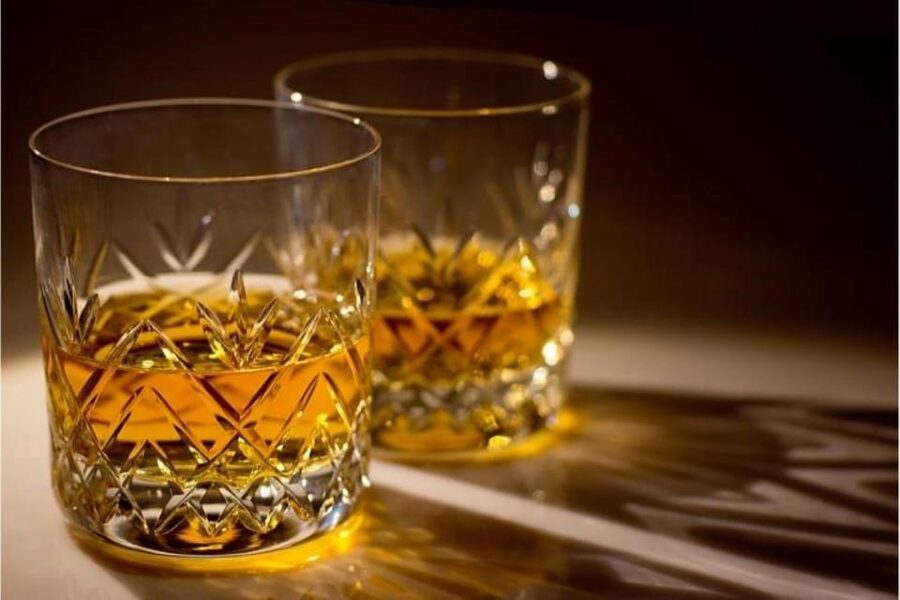 Inverness: Outlander Tour with Whisky Tasting - Meeting point, clothing, and daily practicalities