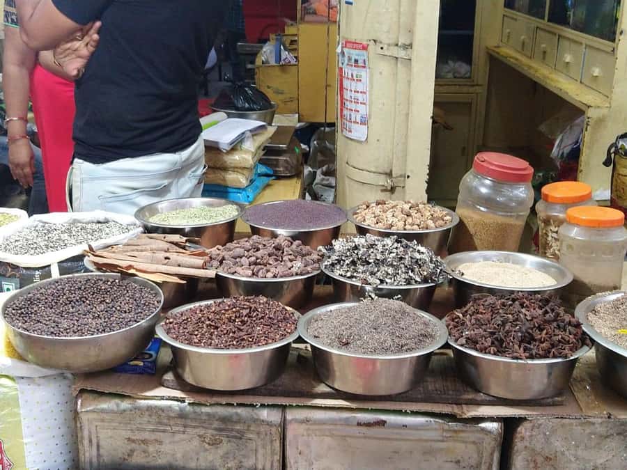 Jaipur: Food Tour and Indian Movie Experience - Jaipur food first, cinema second