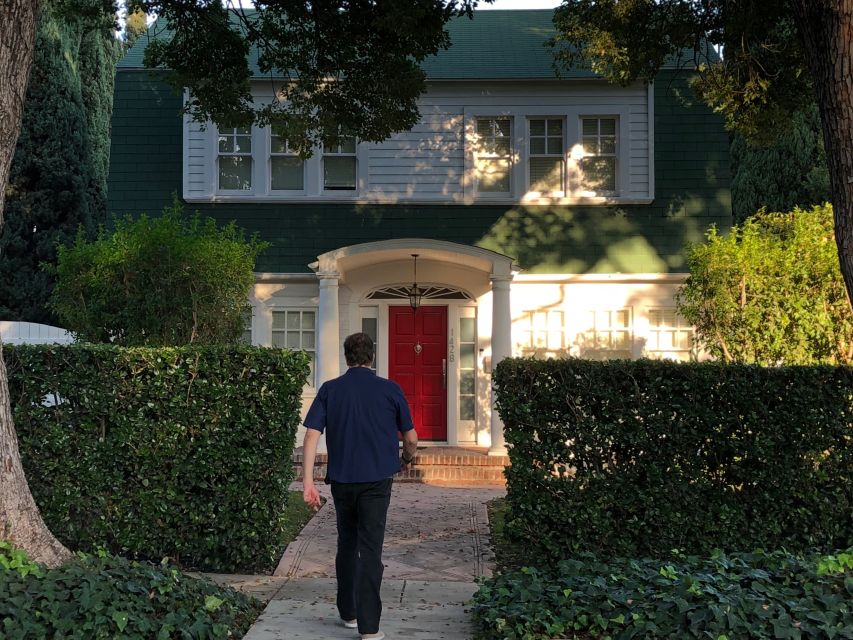LA: The Hollywood Guided Film Locations Tour - Getting out for the photo