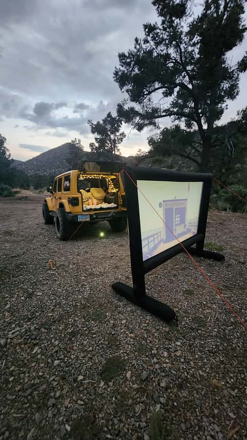 Las Vegas: Couple's Movie Night in the Mountains - Practical details that shape the evening