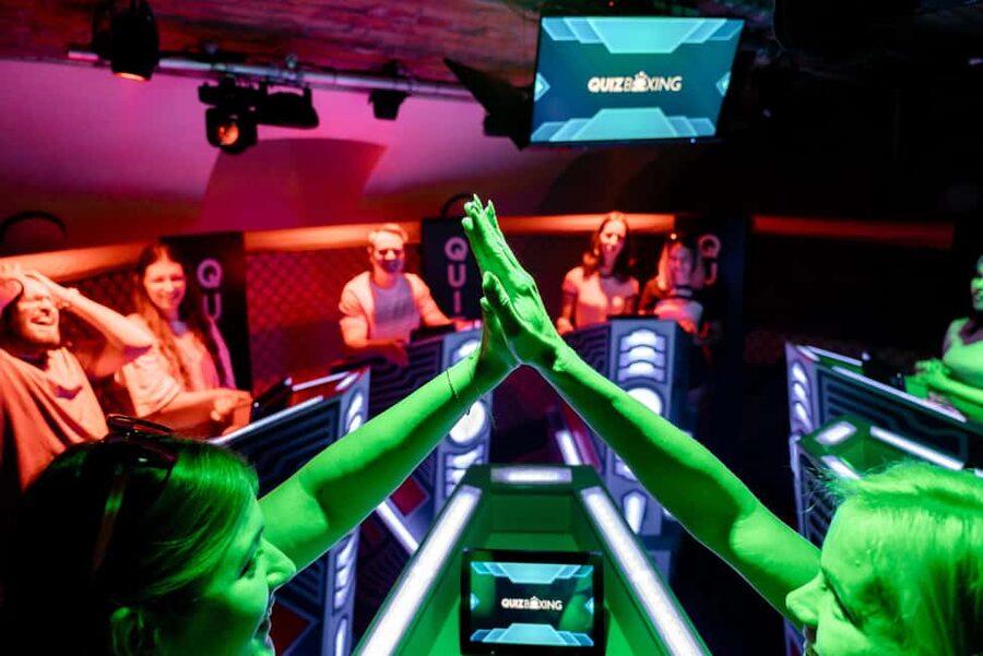 Leonoria Quizboxing- TV show-style team event in Budapest - Why the private format matters