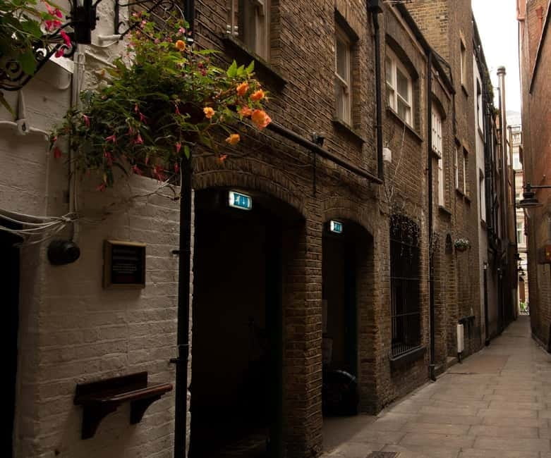 Lights, Camera, London! Movie Locations Walking Tour - What the guides add to the experience