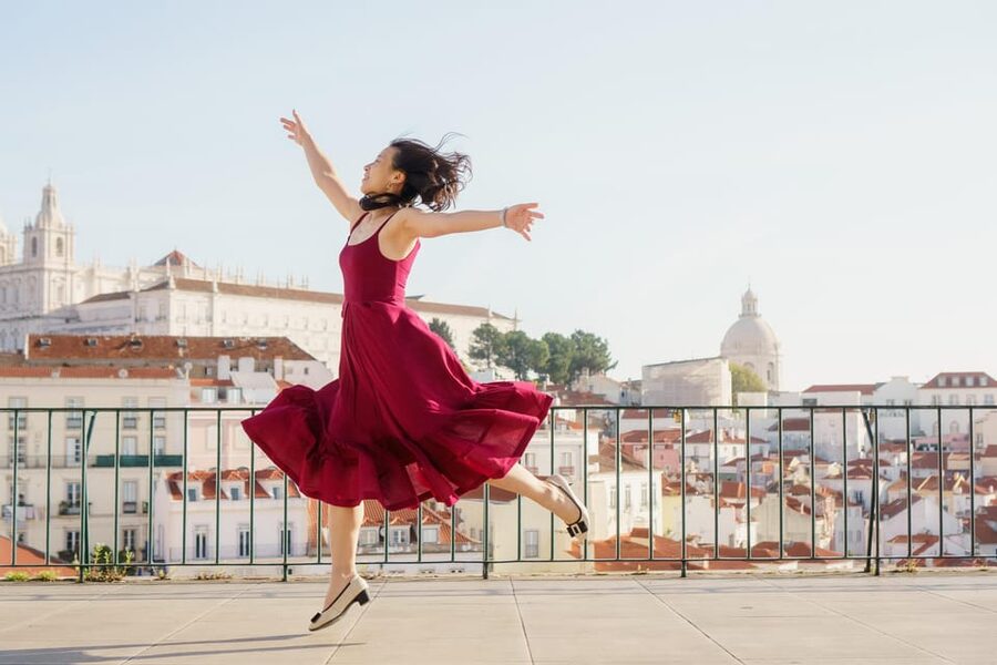 Lisbon: Cinematic Photoshoot with Local Photographer Guide - Why this Lisbon photoshoot feels different