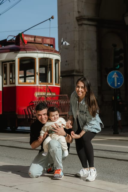 Lisbon: Cinematic Photoshoot with Local Photographer Guide - How many photos you receive