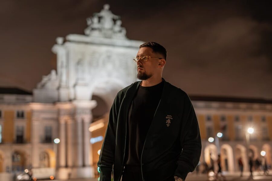 Lisbon lights: A Cinematic Photoshoot at night - Who will enjoy this most