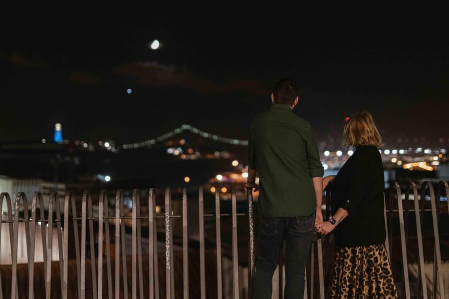 Lisbon lights: A Cinematic Photoshoot at night - What happens during the one-hour session