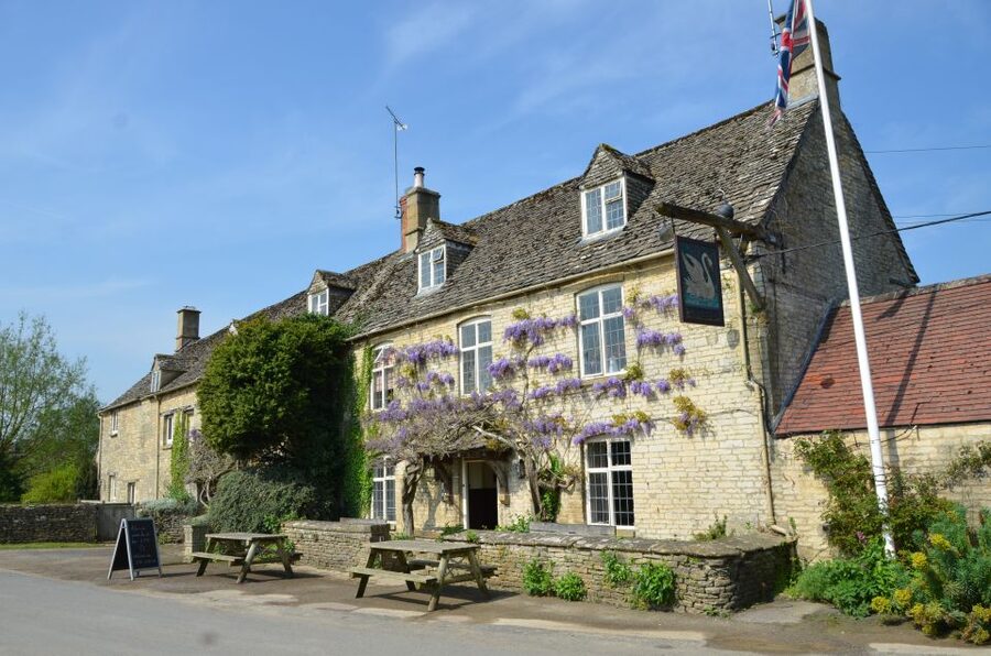 London: Downton Abbey Countryside Black Taxi VIP Tour - Who should book this private Downton Abbey tour