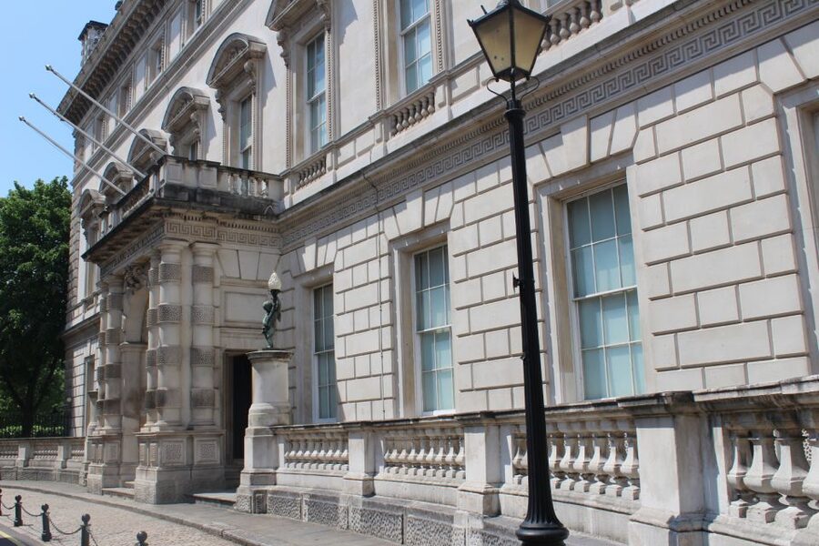 London: Downton Abbey Guided Walking Tour - Branson and Lady Sybil’s confession