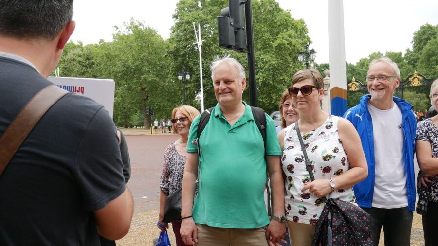 London: Downton Abbey Guided Walking Tour - Grantham House and Uncle Harold’s arrival