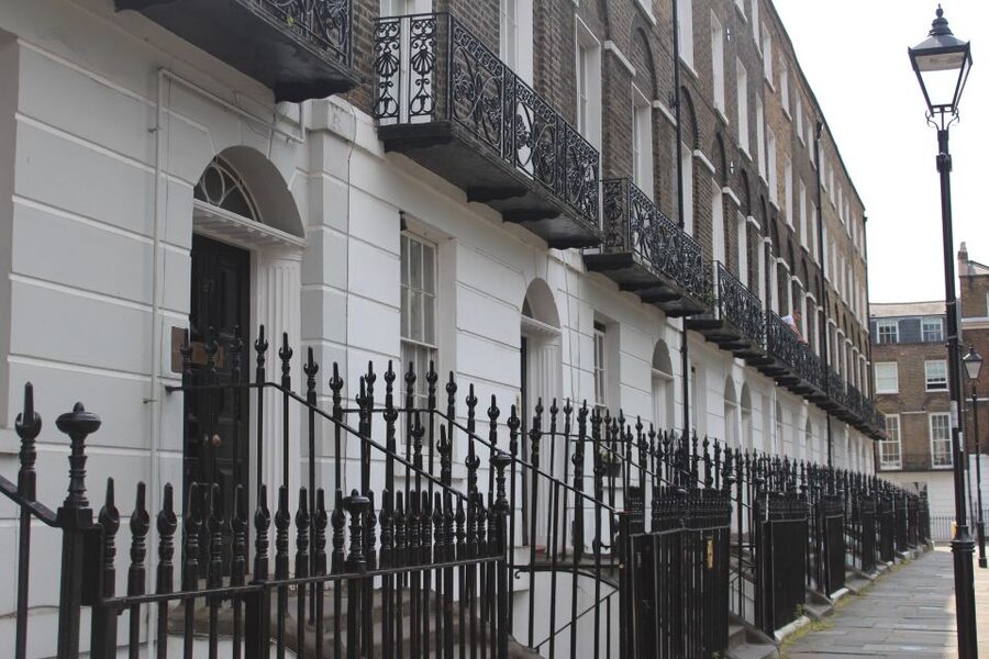 London: Guided Harry Potter Bus Tour of Locations - From film scenes to real London streets