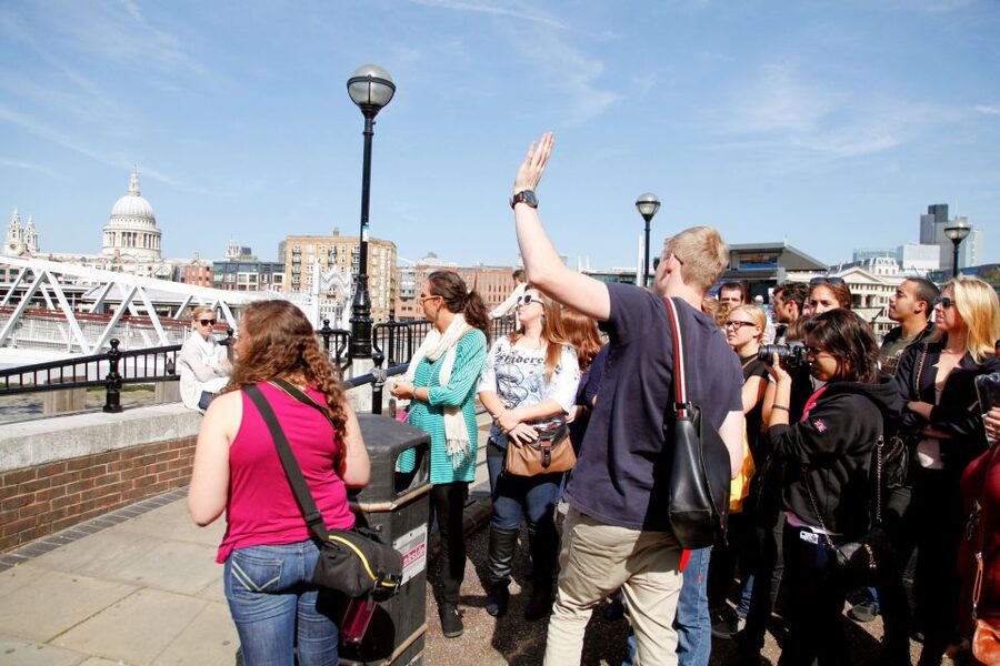 London: Guided Harry Potter Tour - Trafalgar Square, premieres, and Potter trivia
