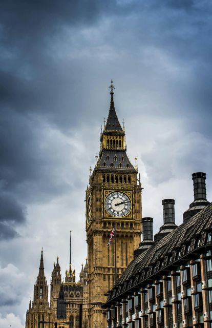 London: Guided Harry Potter Walking Tour of the City - St Paul’s Cathedral and the Hogwarts infirmary connection