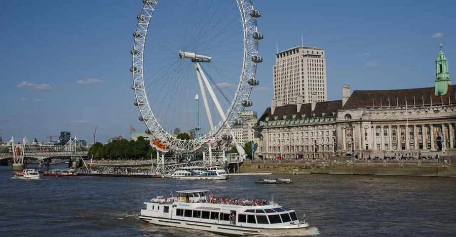 London: Guided Thames Cruise and Harry Potter Walking Tour - King’s Cross and the Platform 9 ¾ photo stop