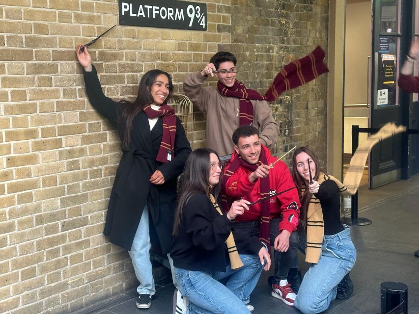 London: Harry Potter Black Cab Tour with Hotel Pick Up - What the guides add to the experience