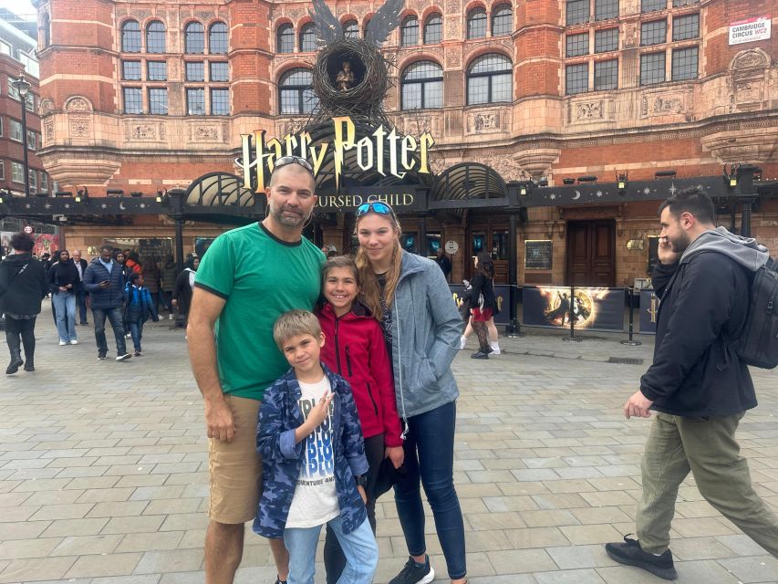 London: Harry Potter Black Cab Tour with Hotel Pick Up - King’s Cross and St Pancras: the perfect opening