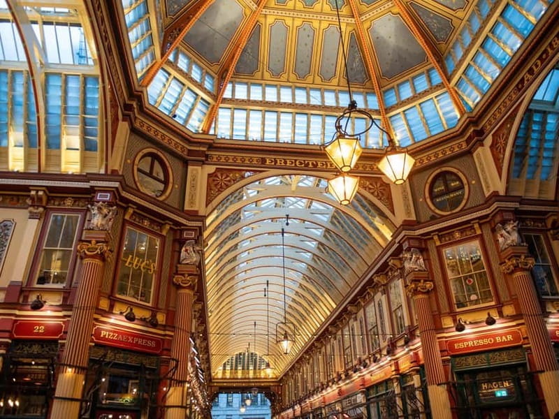 London: Harry Potter Film Locations Sightseeing Bus Tour - Trafalgar Square, Piccadilly Circus, and Soho