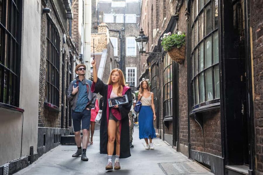 London: Harry Potter Filming Locations Guided Walking Tour - South Bank, the Millennium Bridge, and London Bridge