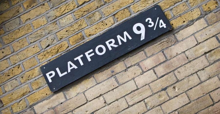 London: Harry Potter Filming Locations Walking Tour - Starting beside Boadicea and Her Daughters