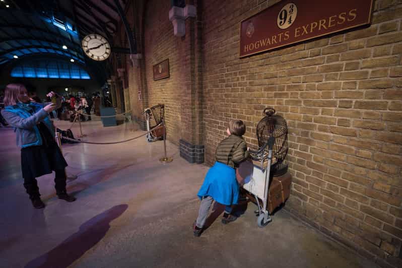 London: Harry Potter Inspirations and Locations Tour - House of Spells and the Leicester Square stop
