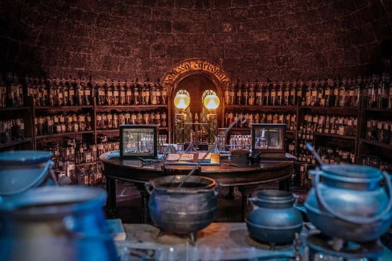 London: Harry Potter™ Studio Tour London & 4-Star Hotel Stay - Magical Mischief from January to April 2026